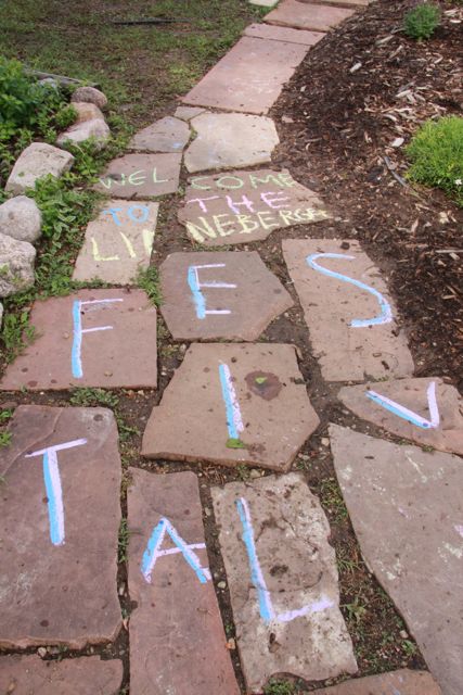 009 Welcome on flagstones