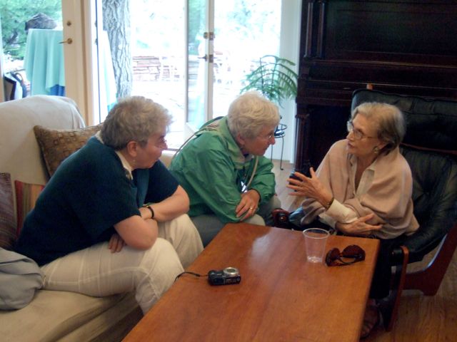 211 Judy Hofrichter, Sara Michl & Marie Ferguson